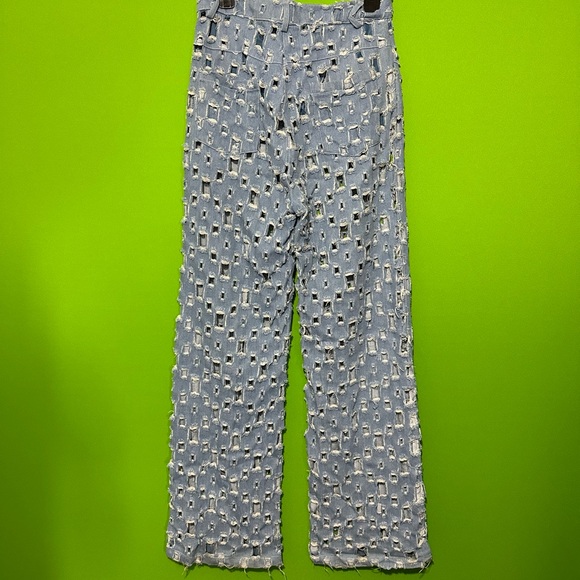 Unique Cutout Jeans - Picture 5 of 8